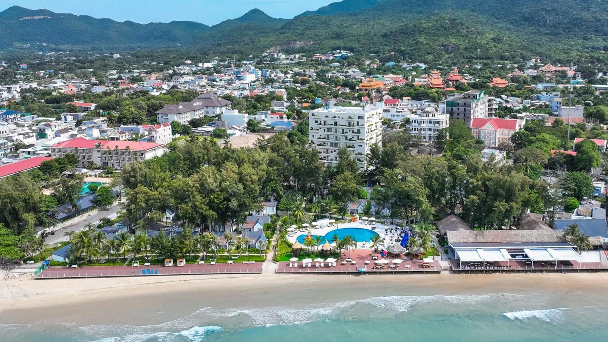 Palace Long Hai Resort Exterior photo