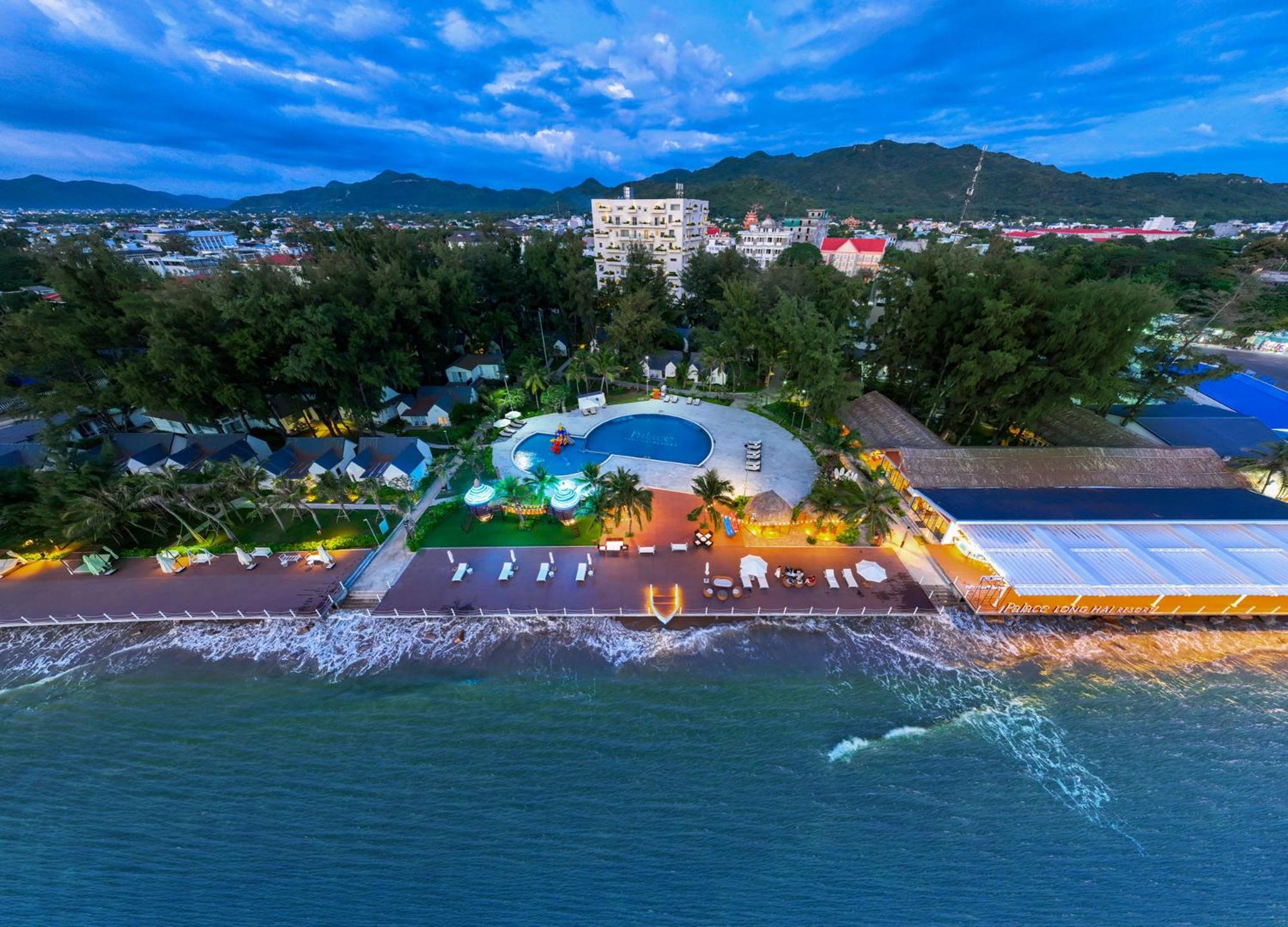 Palace Long Hai Resort Exterior photo