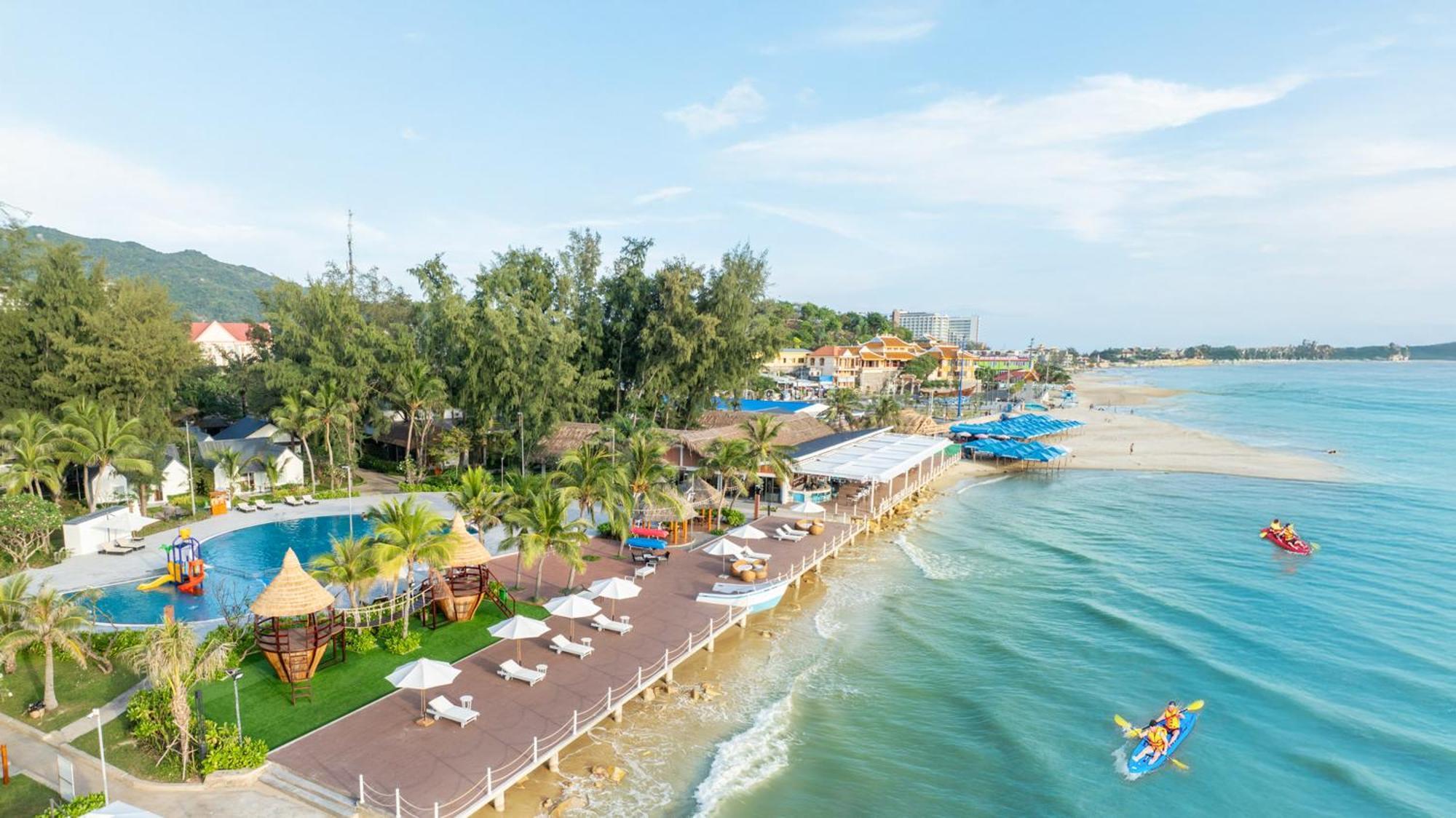 Palace Long Hai Resort Exterior photo