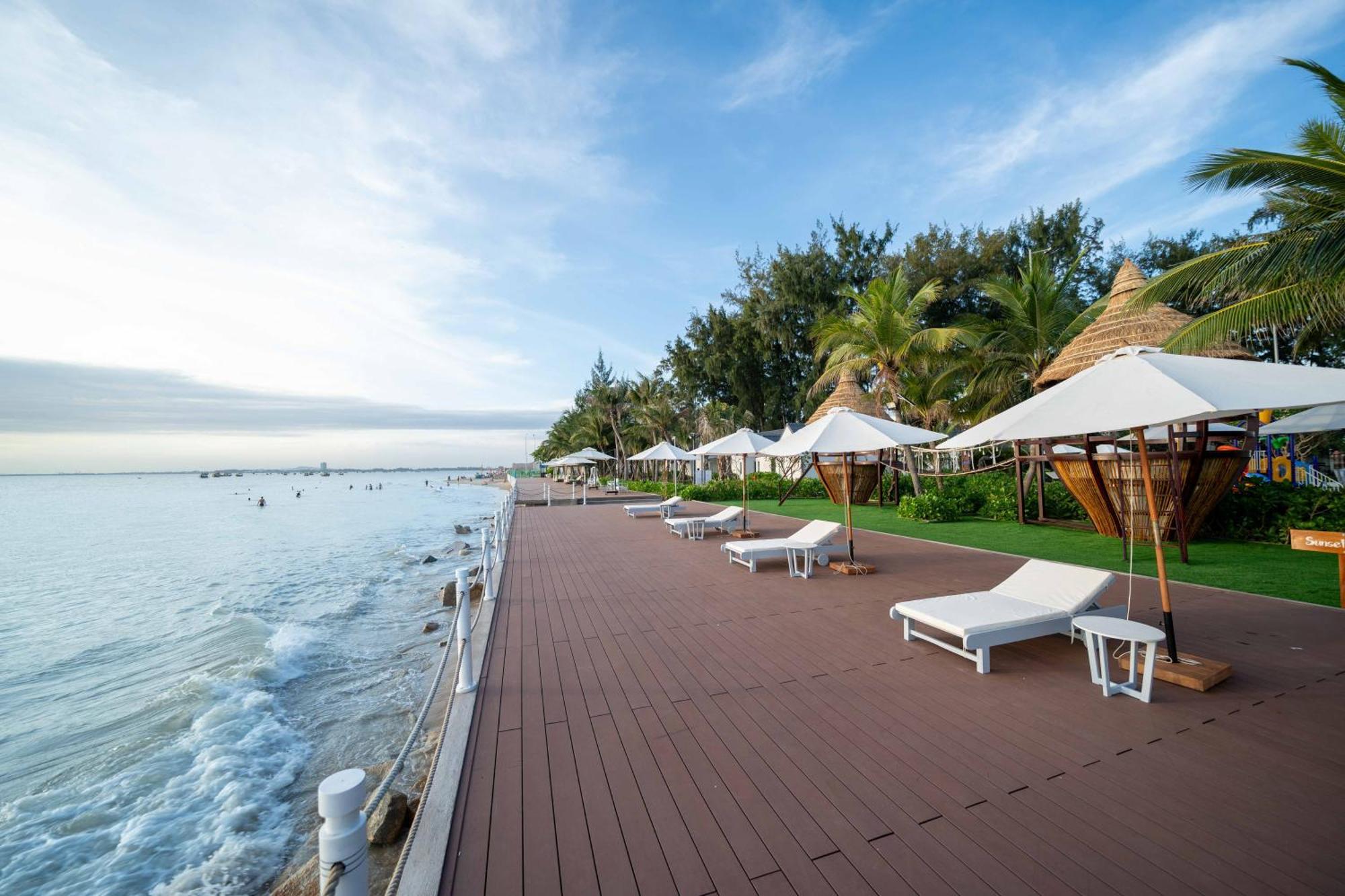 Palace Long Hai Resort Exterior photo
